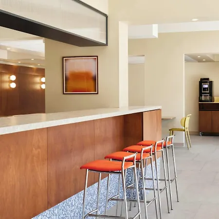 Des Victoires - Restaurant Hotell