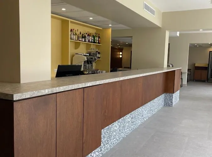 Des Victoires - Restaurant Отель Канны